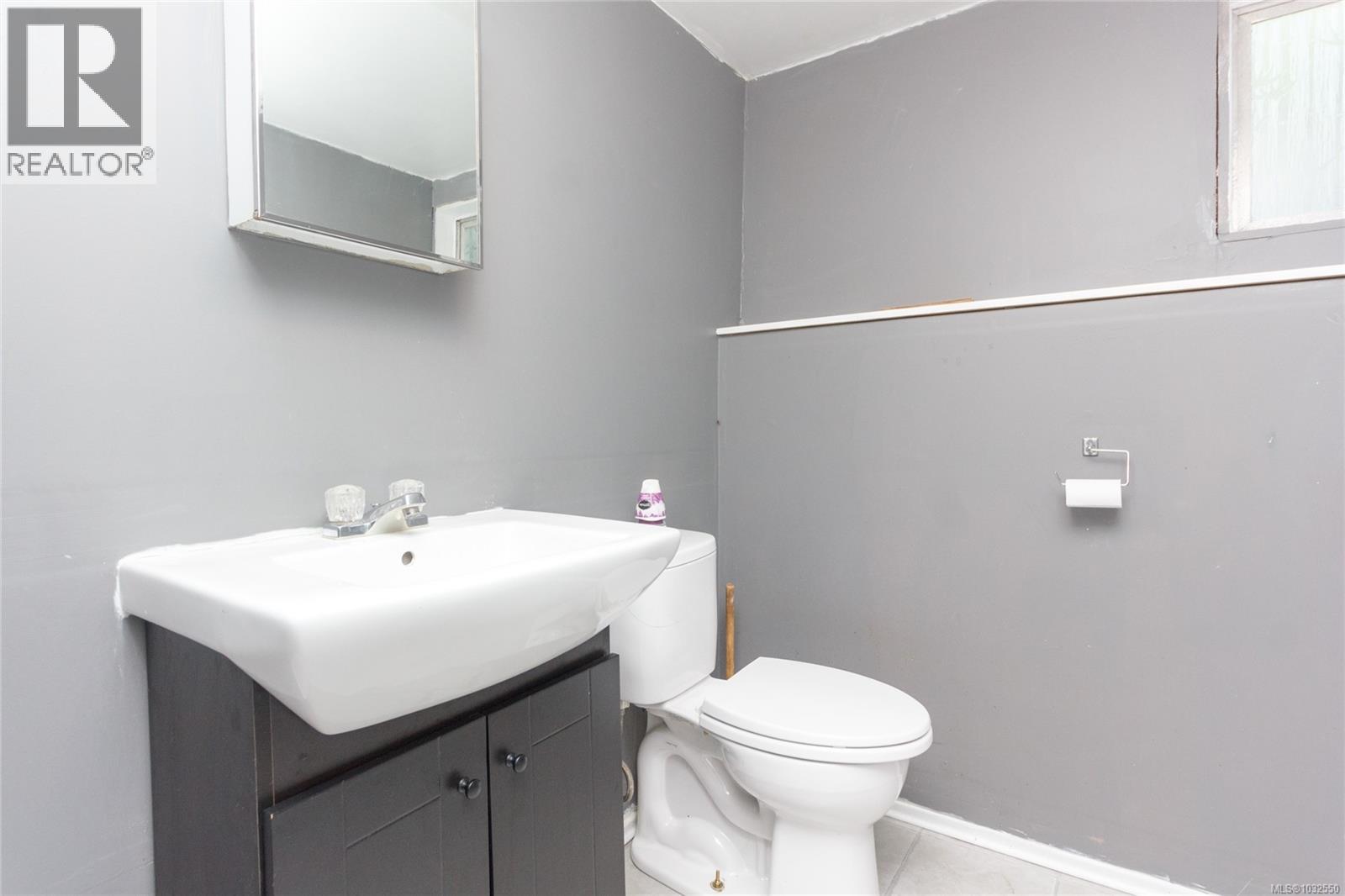 2254 Amherst Ave Property Photo 13