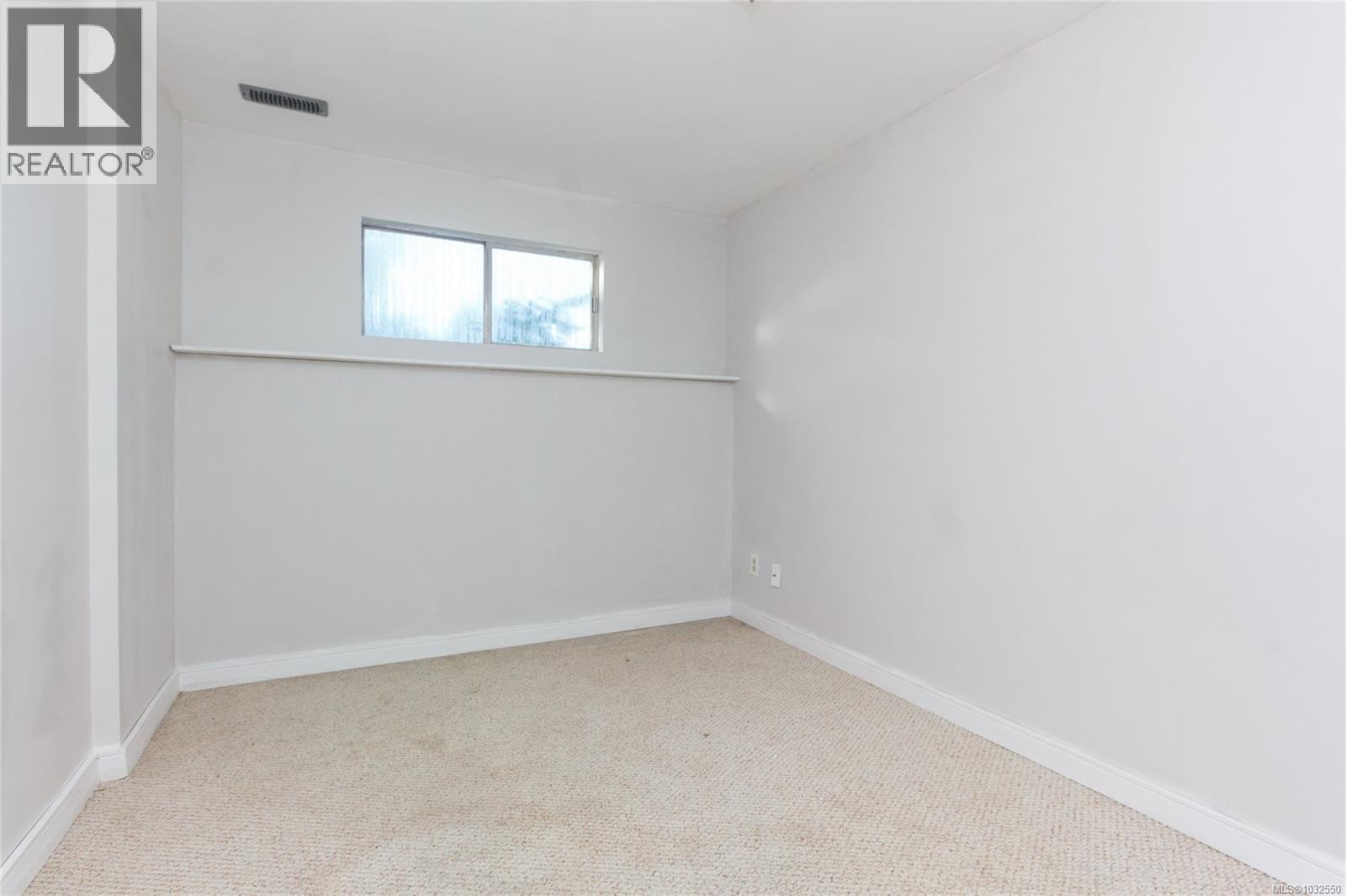 2254 Amherst Ave Property Photo 14
