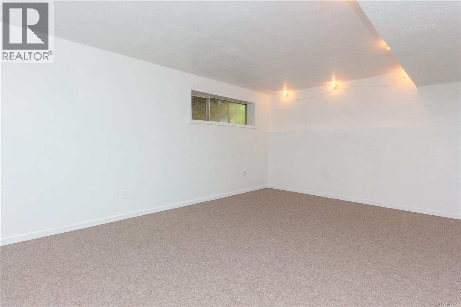 2254 Amherst Ave Property Photo 16