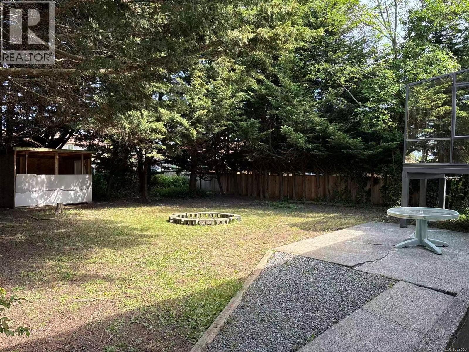 2254 Amherst Ave Property Photo 20
