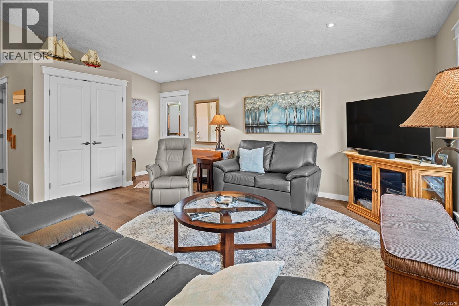 54 7586 Tetayut Rd Property Photo 8