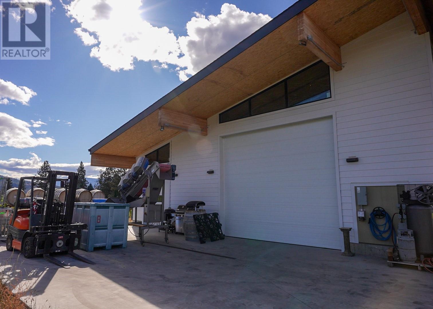 4112 Mclean Creek Road Property Photo 4