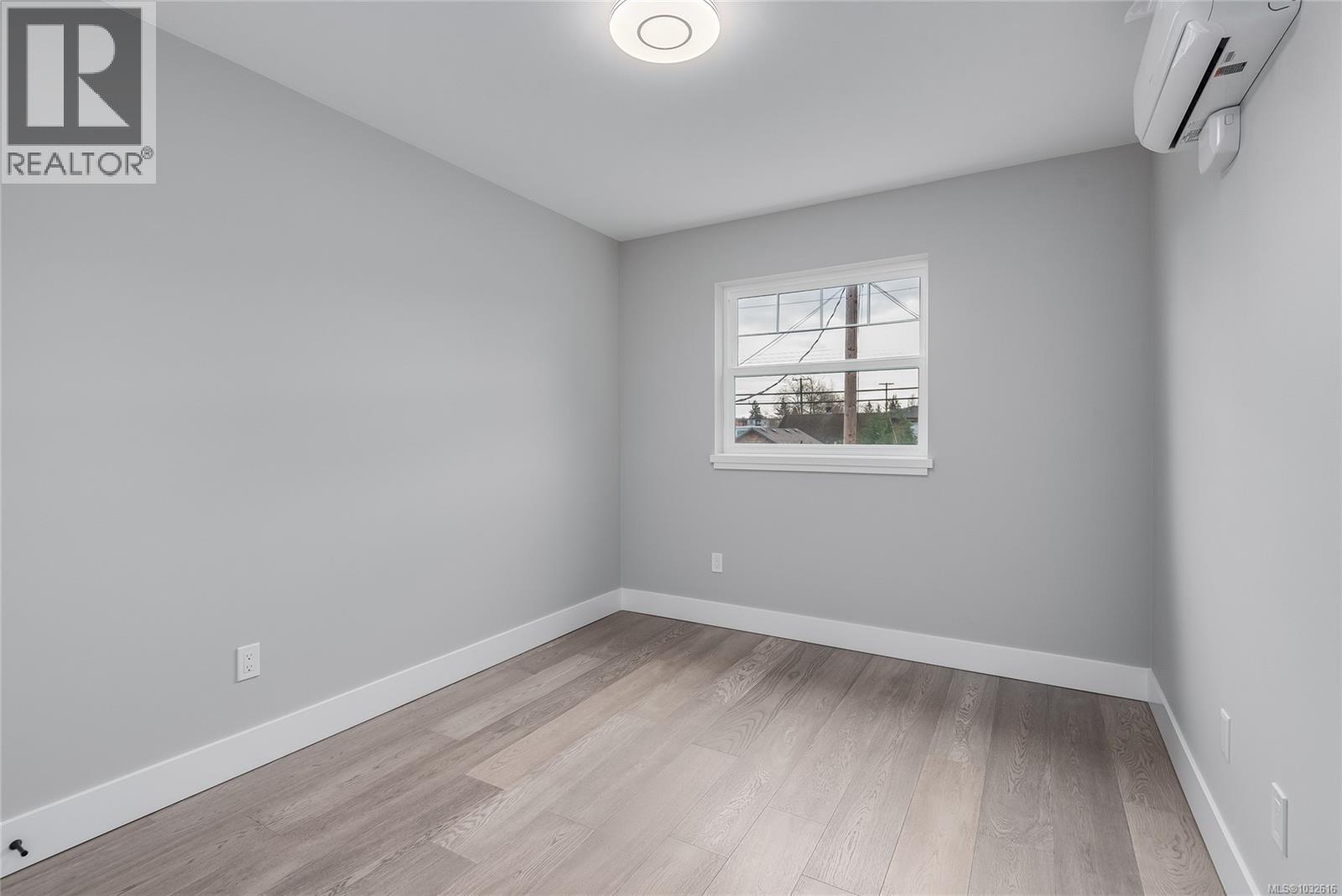 635 5th St Property Photo 16