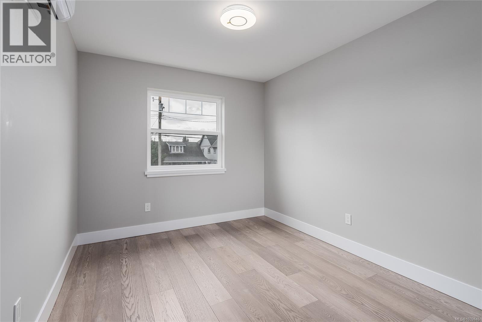635 5th St Property Photo 17