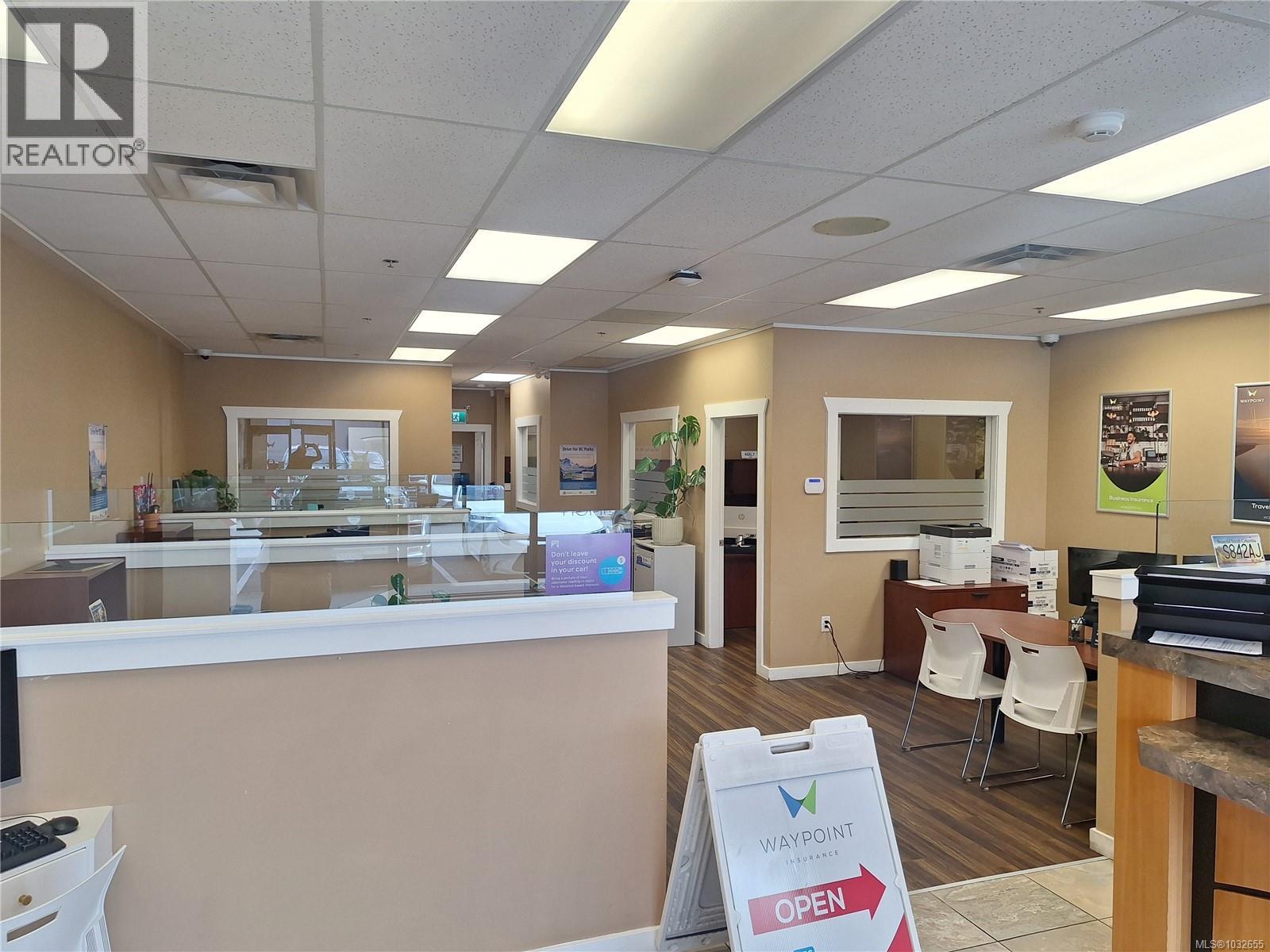 101 1808 Bowen Rd Property Photo 5