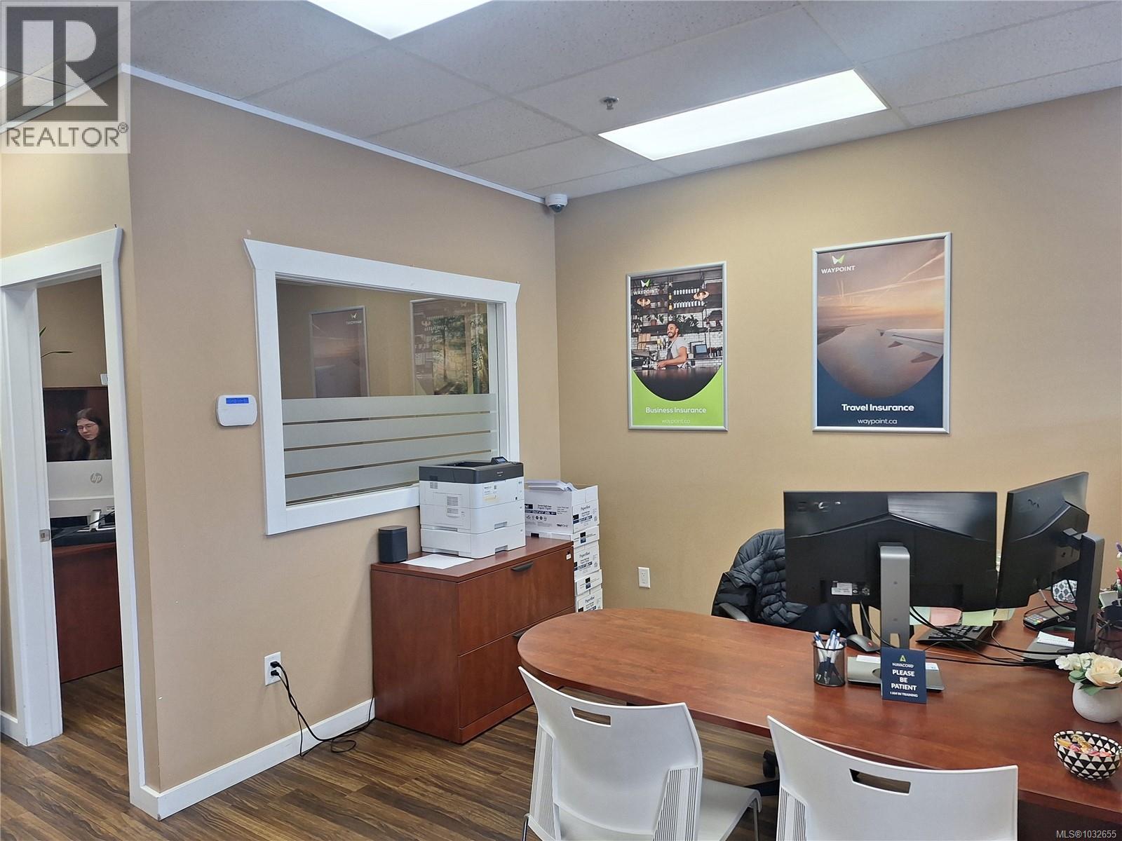101 1808 Bowen Rd Property Photo 7