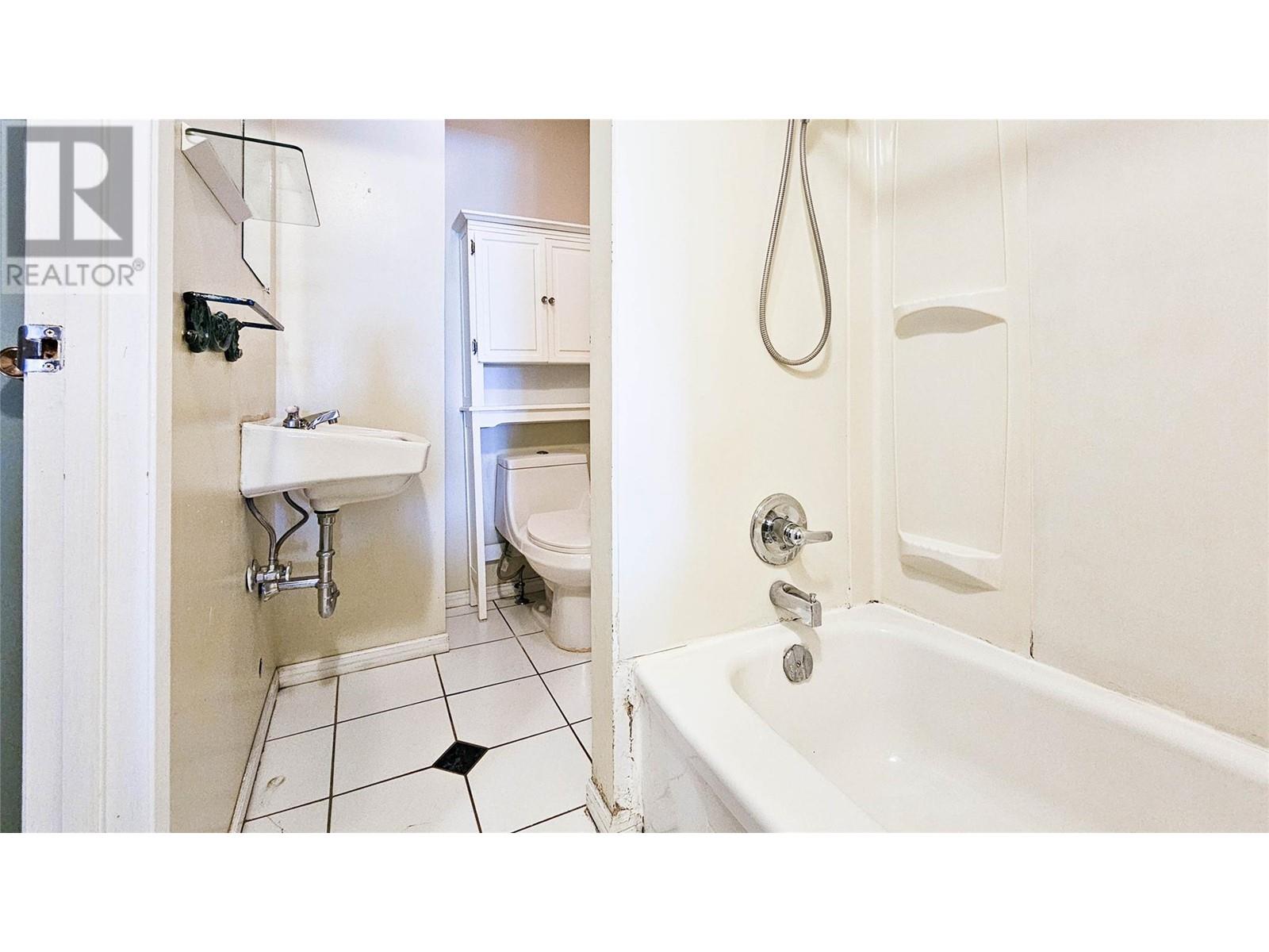 274b Bernard Avenue Property Photo 20