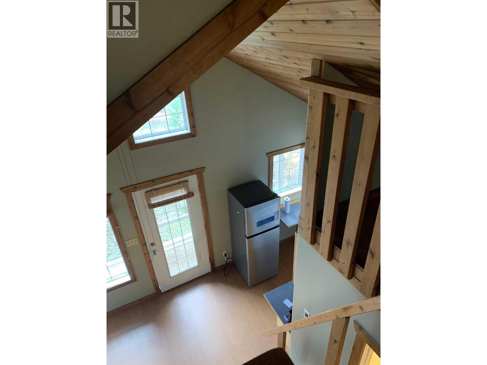 5525 Ducksway Road Property Photo 6