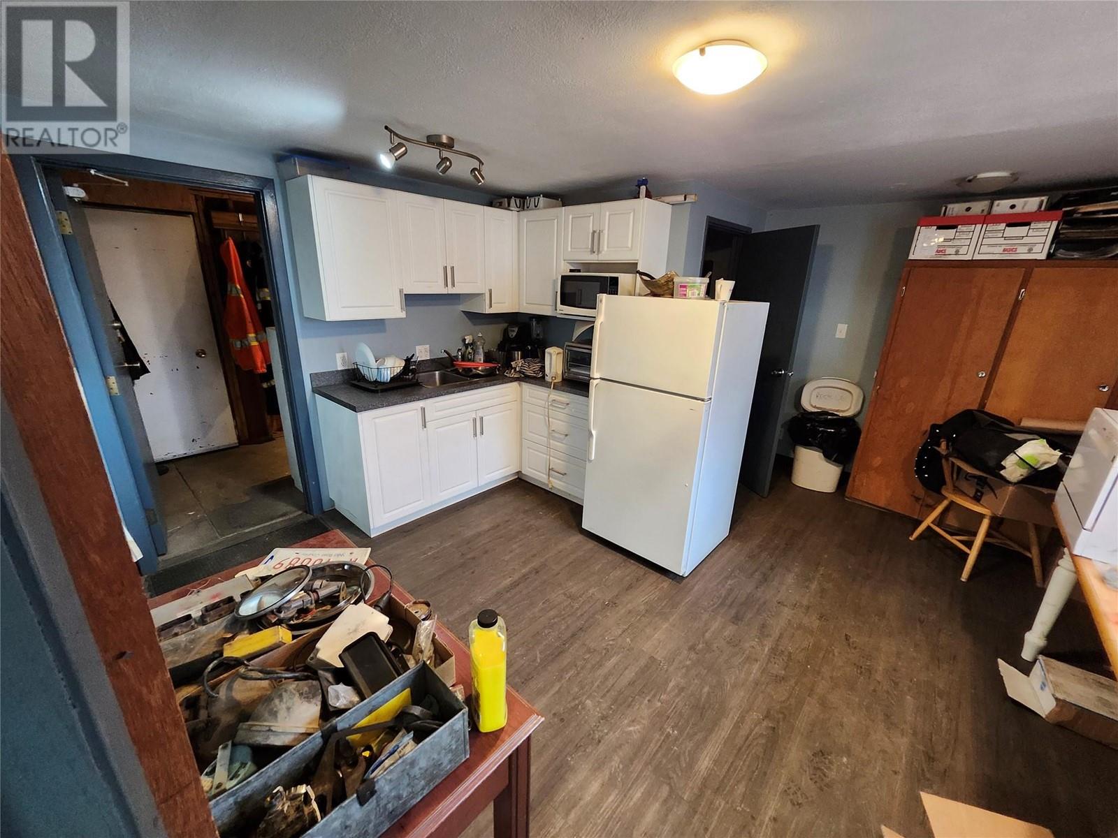 96 Macpherson Street Property Photo 38