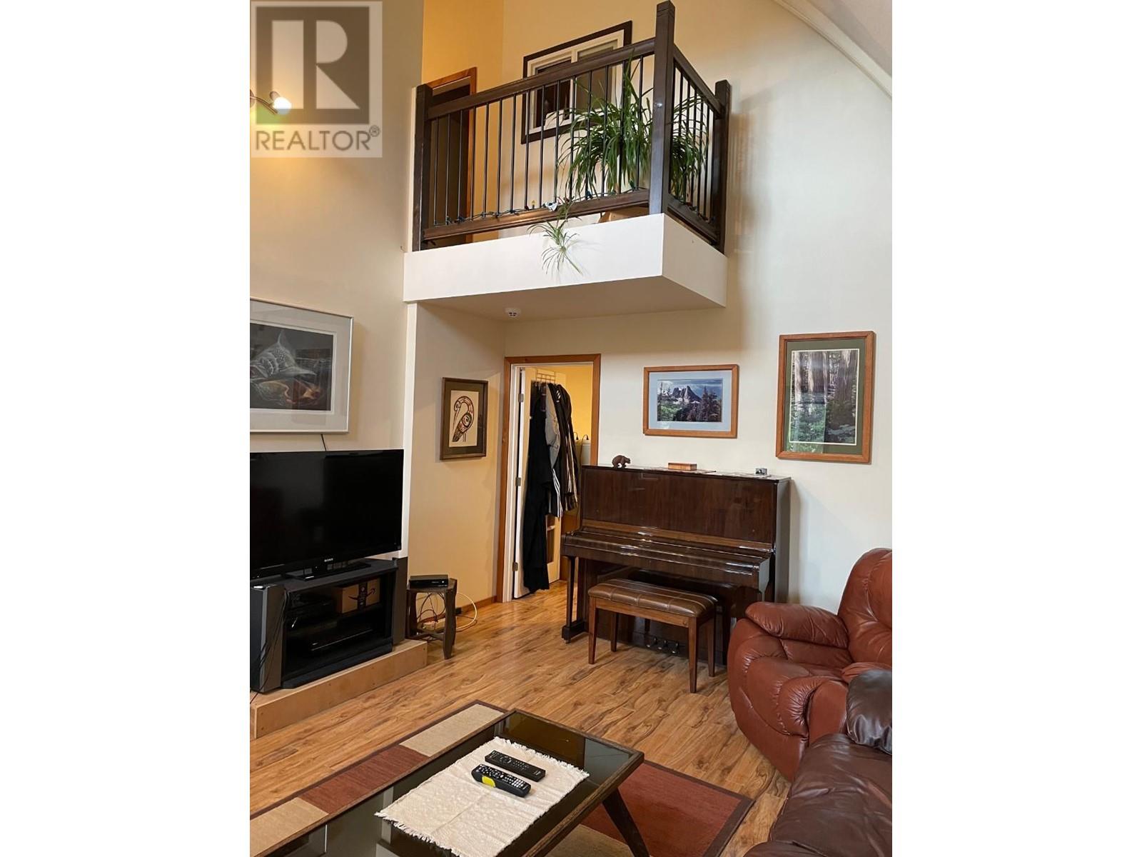 1910 Hulme Creek Road Property Photo 16