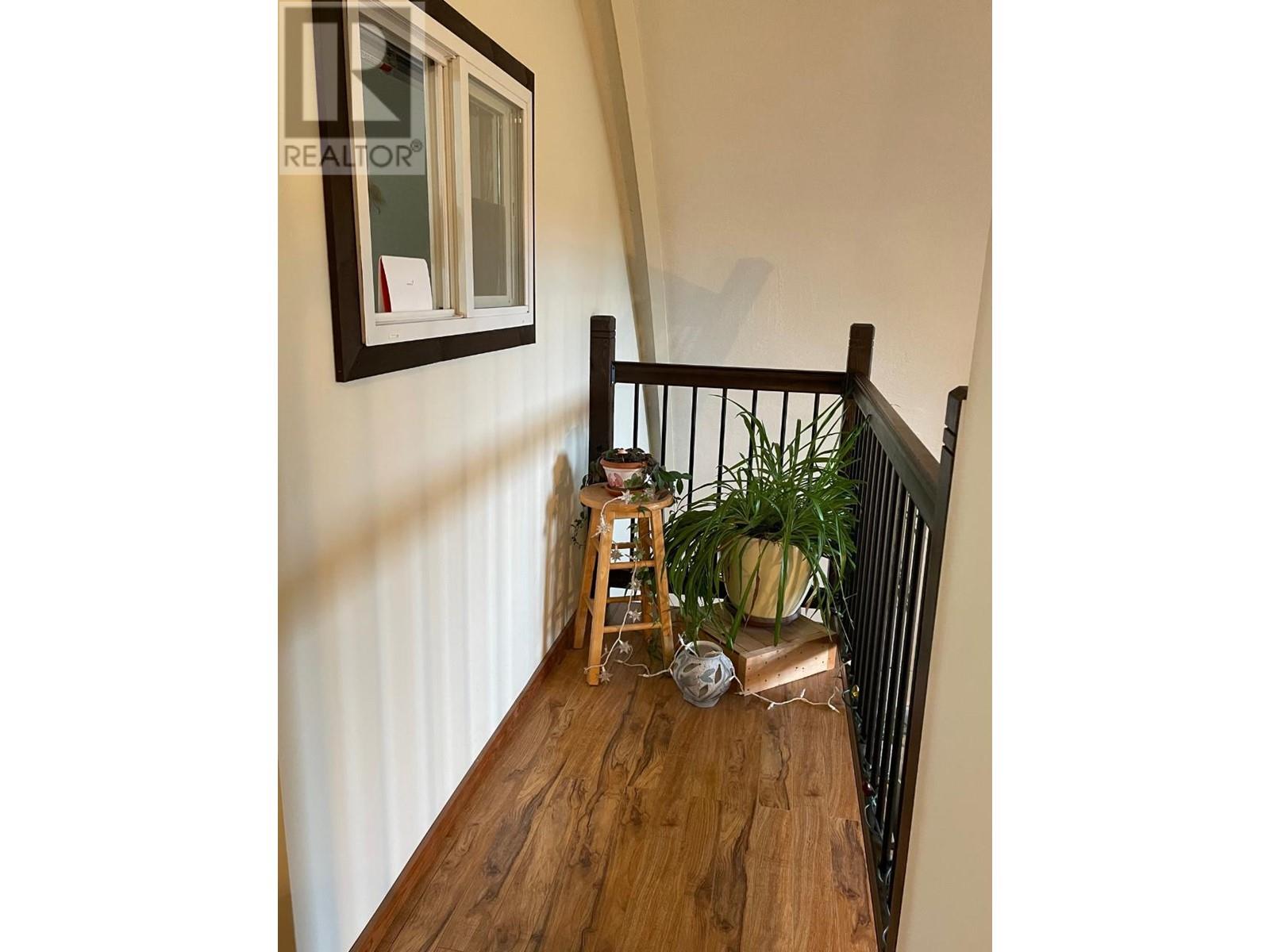 1910 Hulme Creek Road Property Photo 23