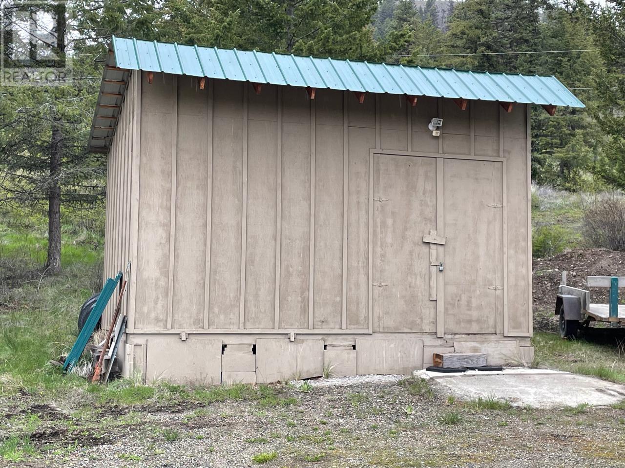 1910 Hulme Creek Road Property Photo 25