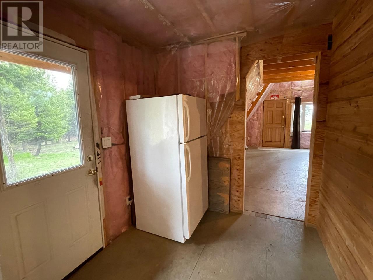 1910 Hulme Creek Road Property Photo 32