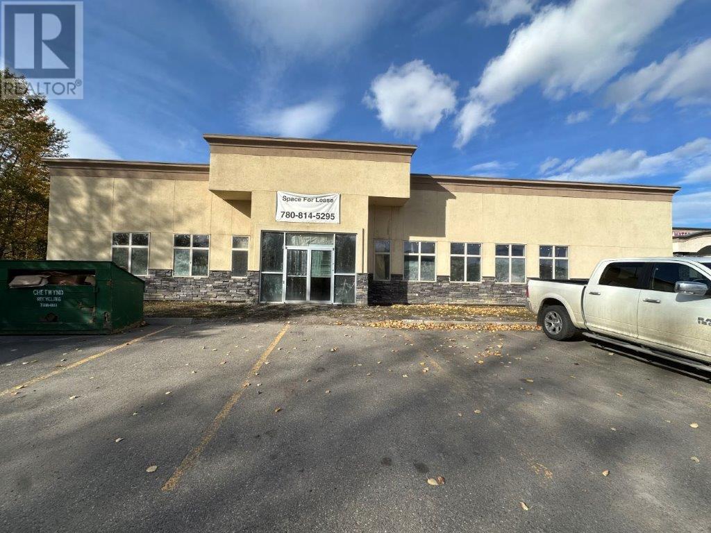 4729 52 Street Property Photo 1