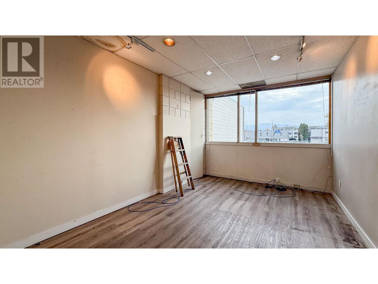 477 Leon Avenue Property Photo 4