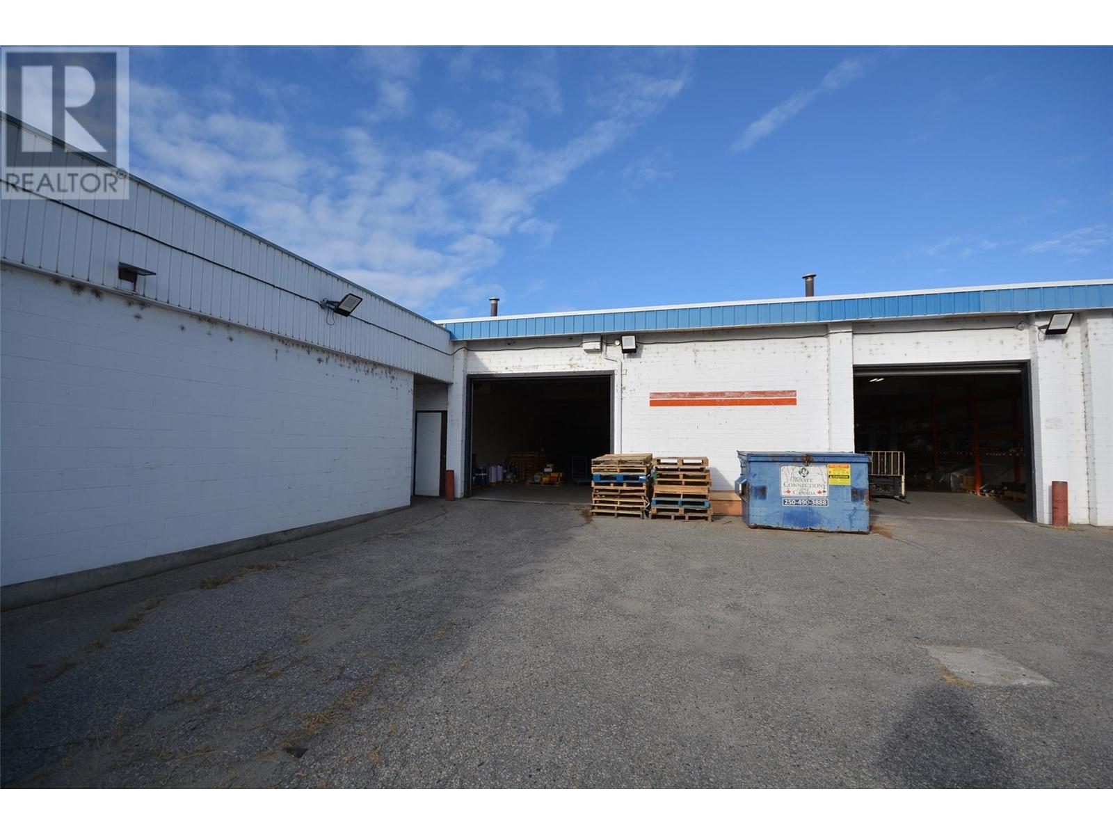 1130 Commercial Way Property Photo 1