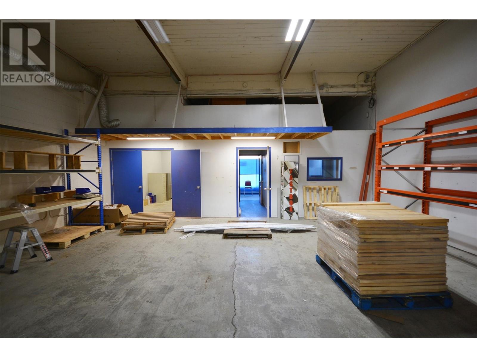 1130 Commercial Way Property Photo 2
