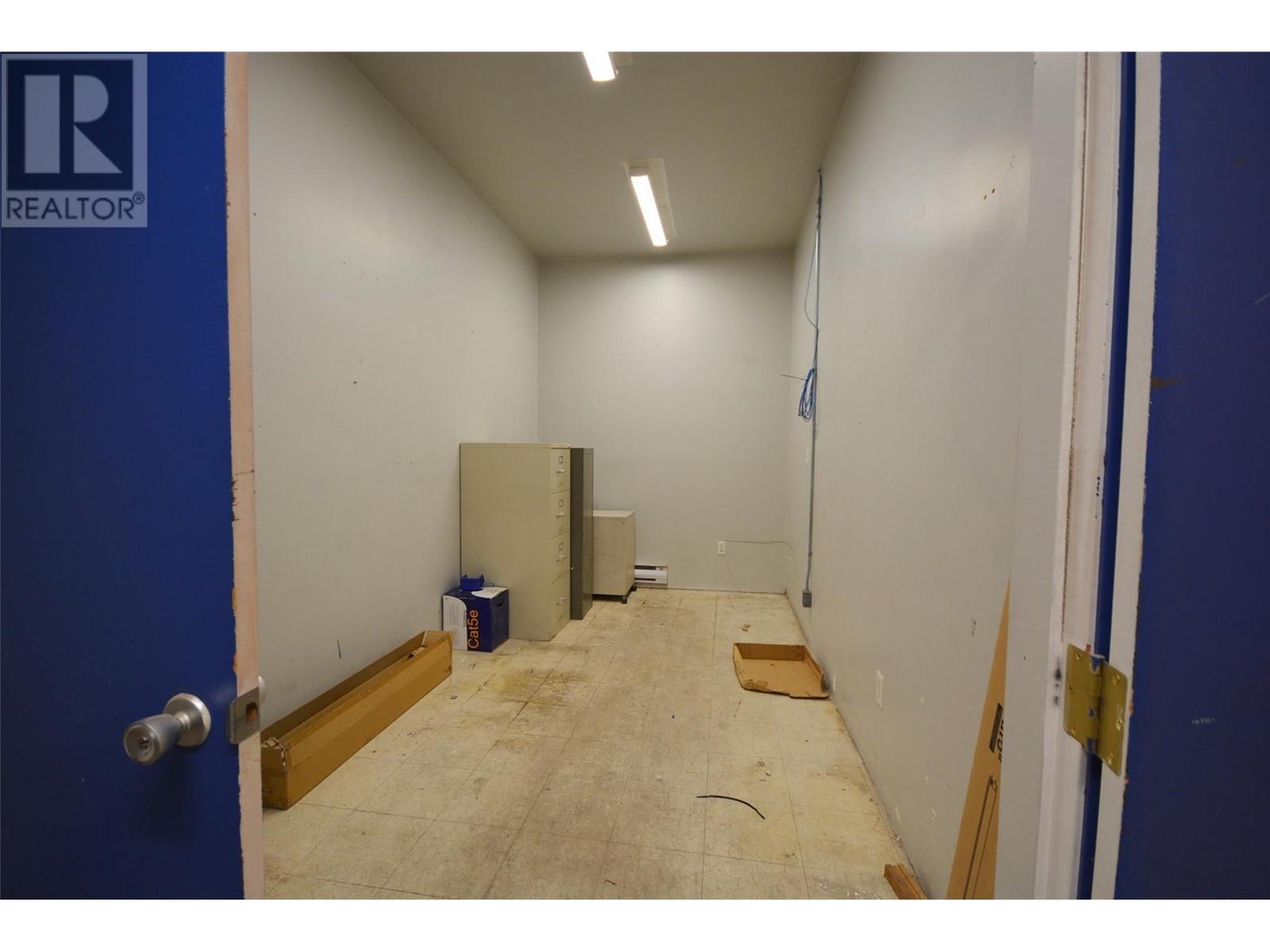 1130 Commercial Way Property Photo 7