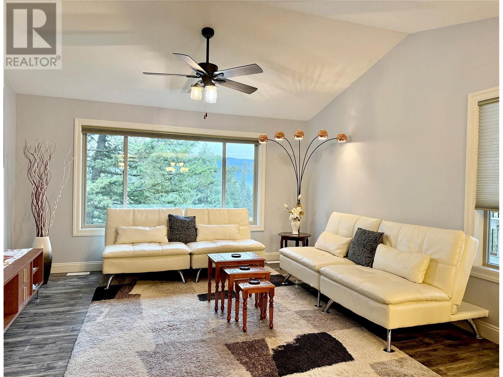 565 Clearwater Valley Road Property Photo 12