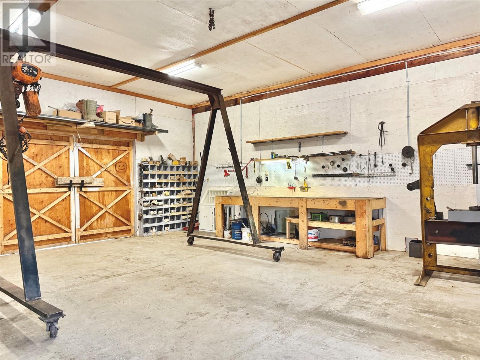 565 Clearwater Valley Road Property Photo 45