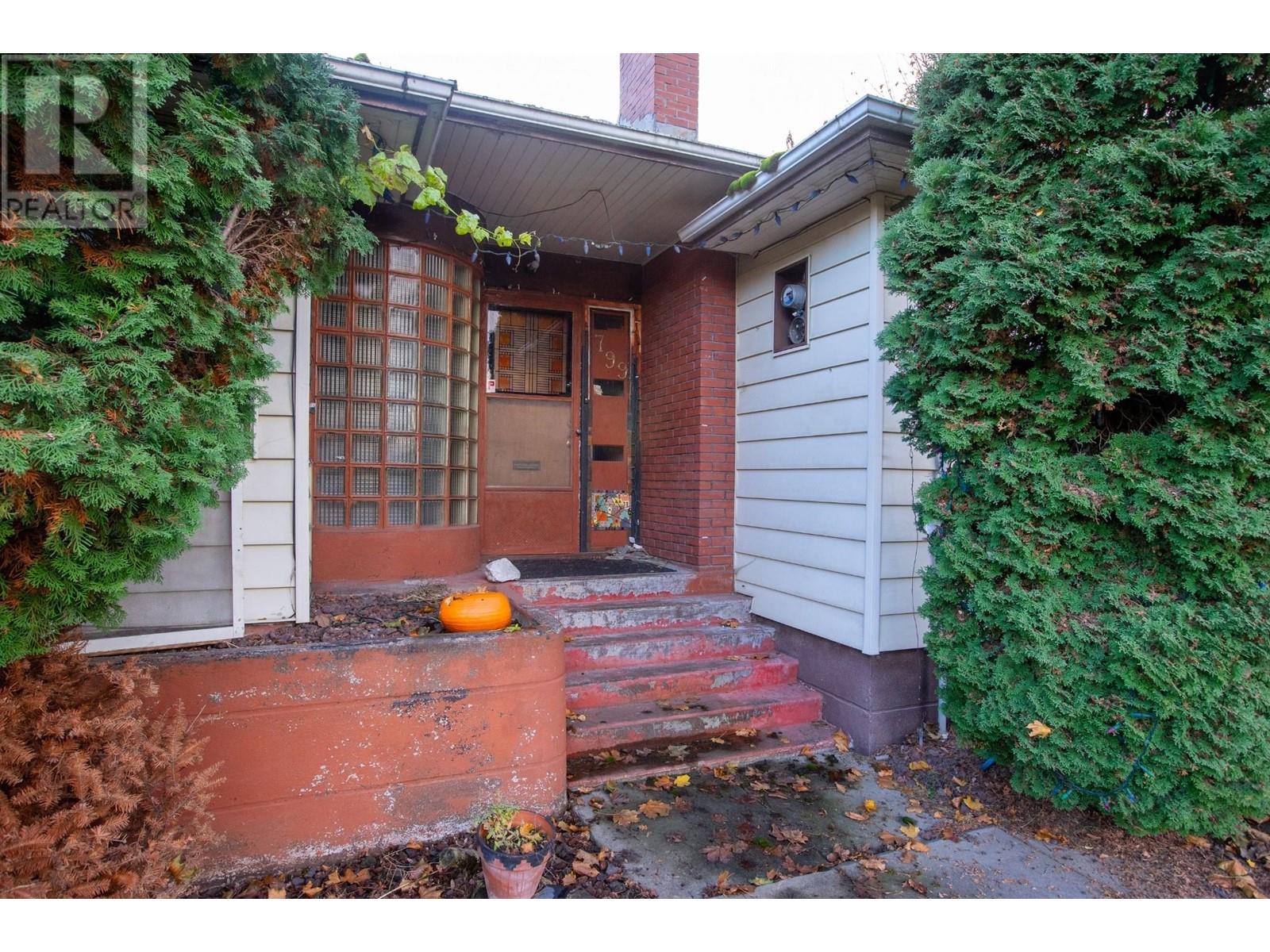799 Sutherland Avenue Property Photo 5