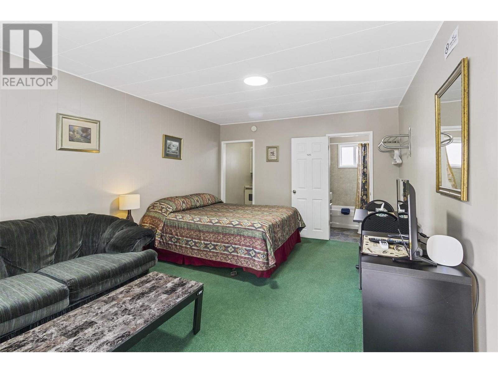 181 Shuswap Avenue Property Photo 32