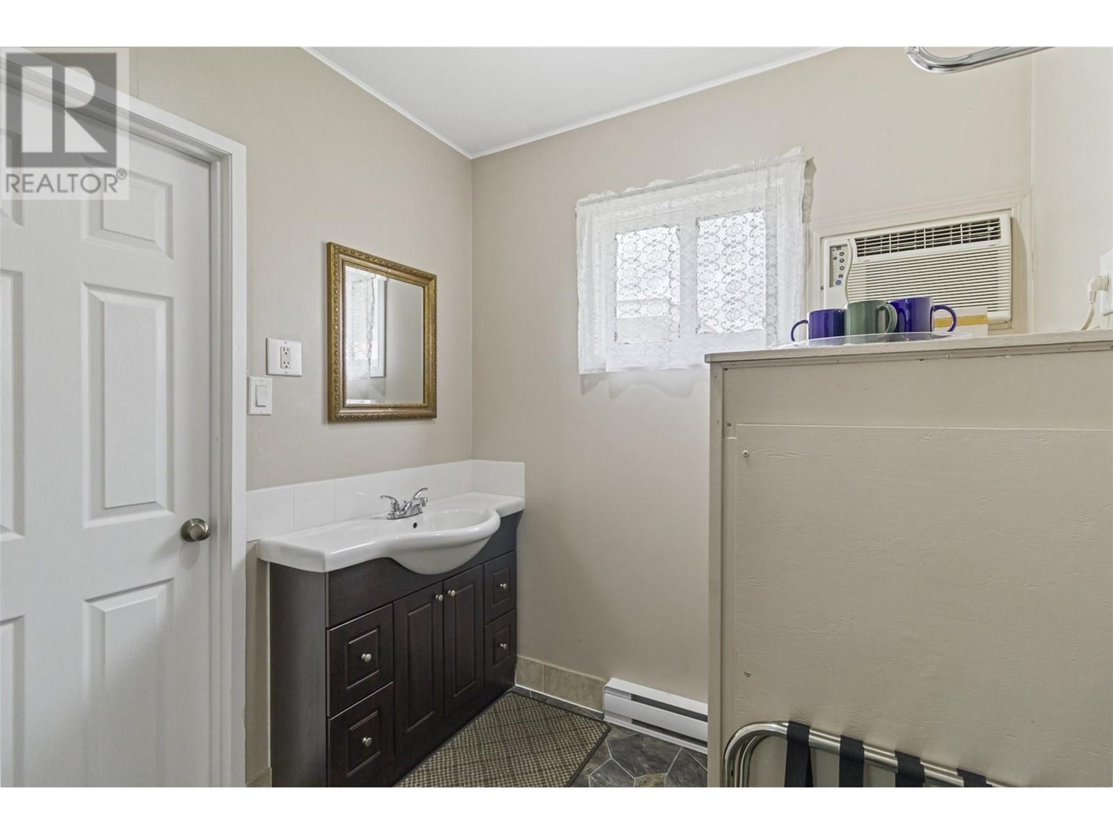 181 Shuswap Avenue Property Photo 38