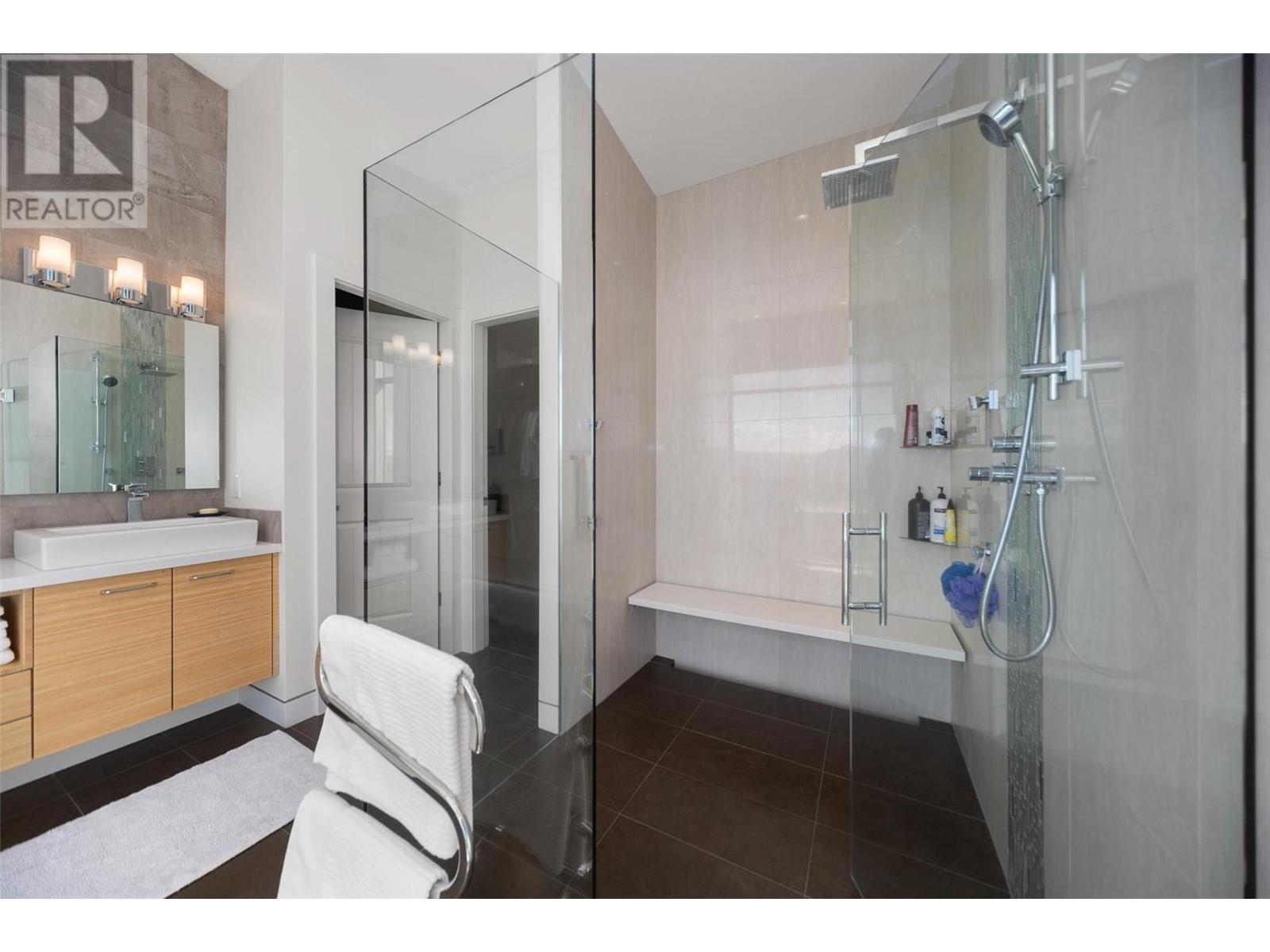 1737 Scott Crescent Property Photo 32