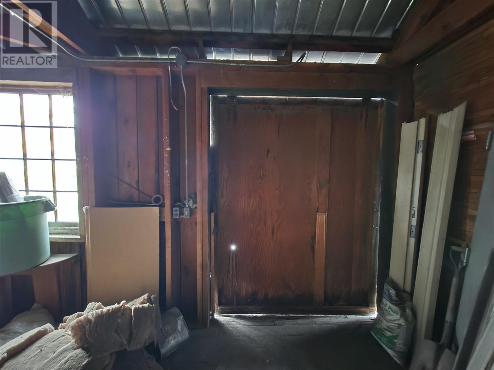 420 Railway Avenue Property Photo 12