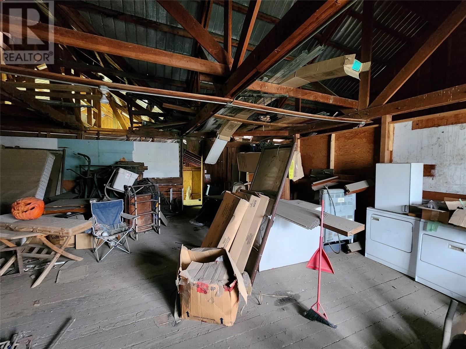 420 Railway Avenue Property Photo 13