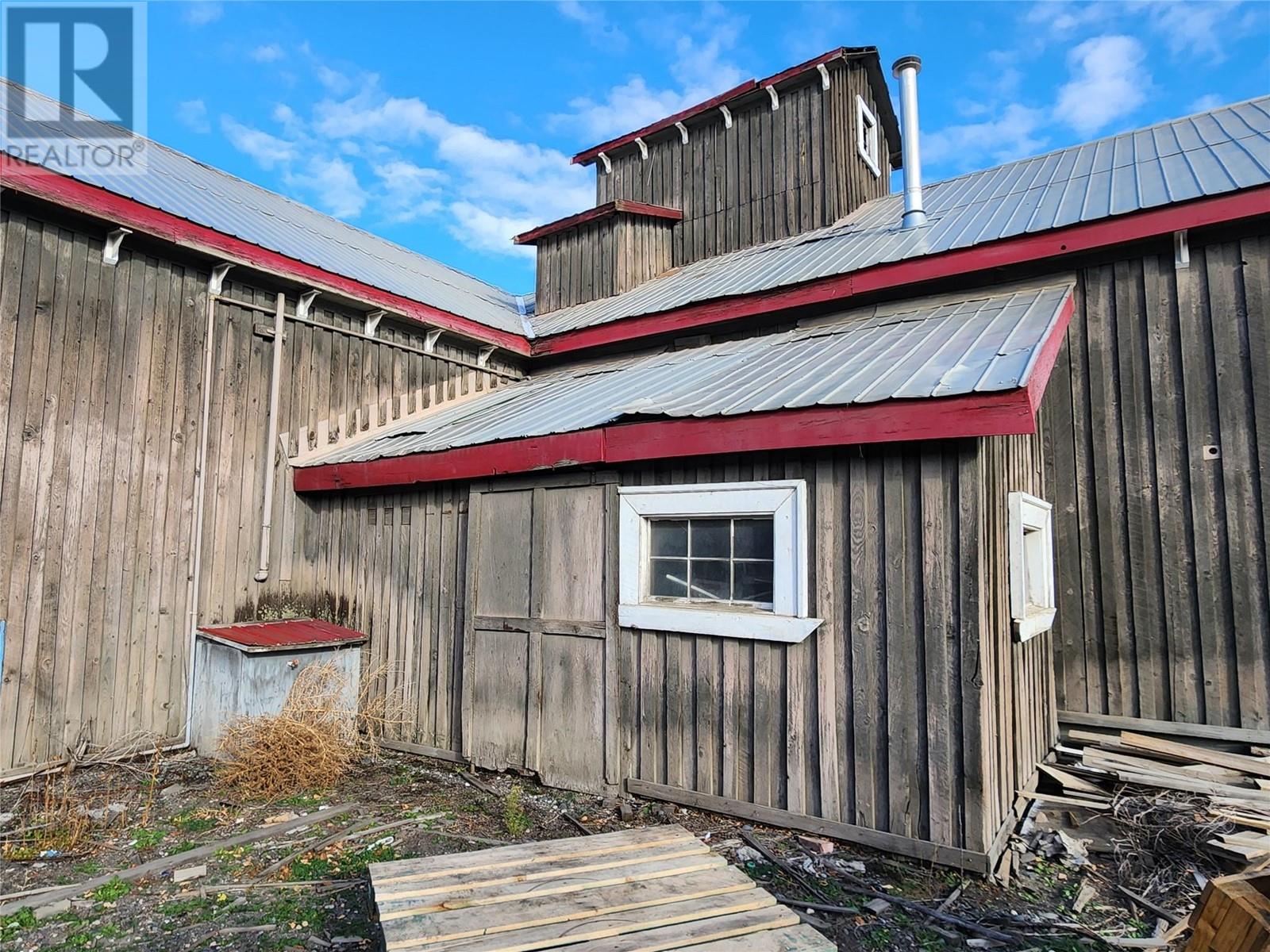 420 Railway Avenue Property Photo 16