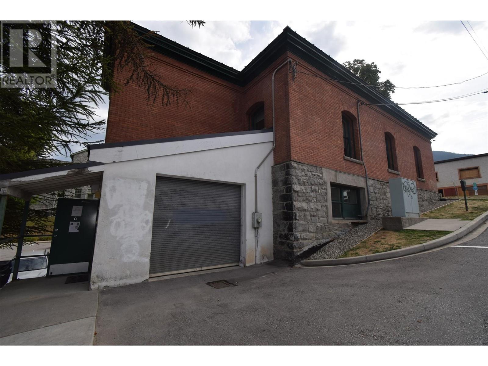 403 Vernon Street Property Photo 5