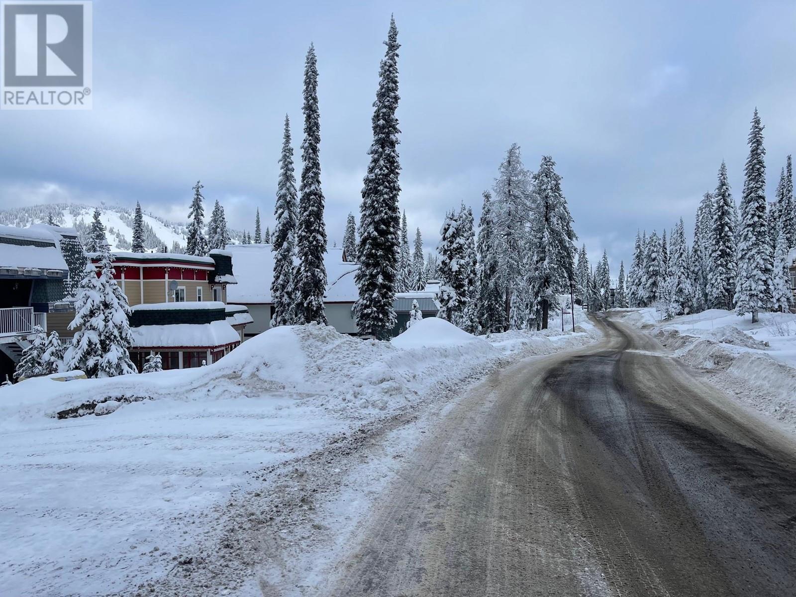 555 Monashee Road Property Photo 3