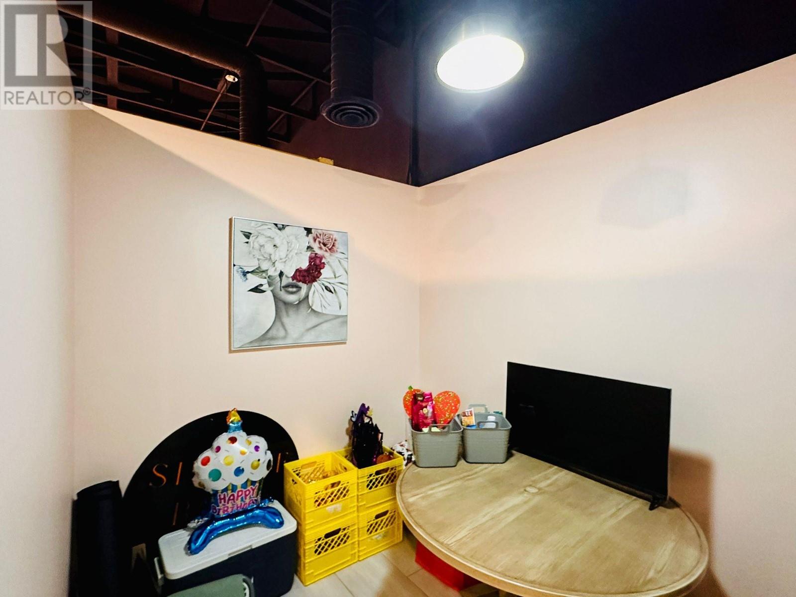 5651 24 Street Property Photo 22