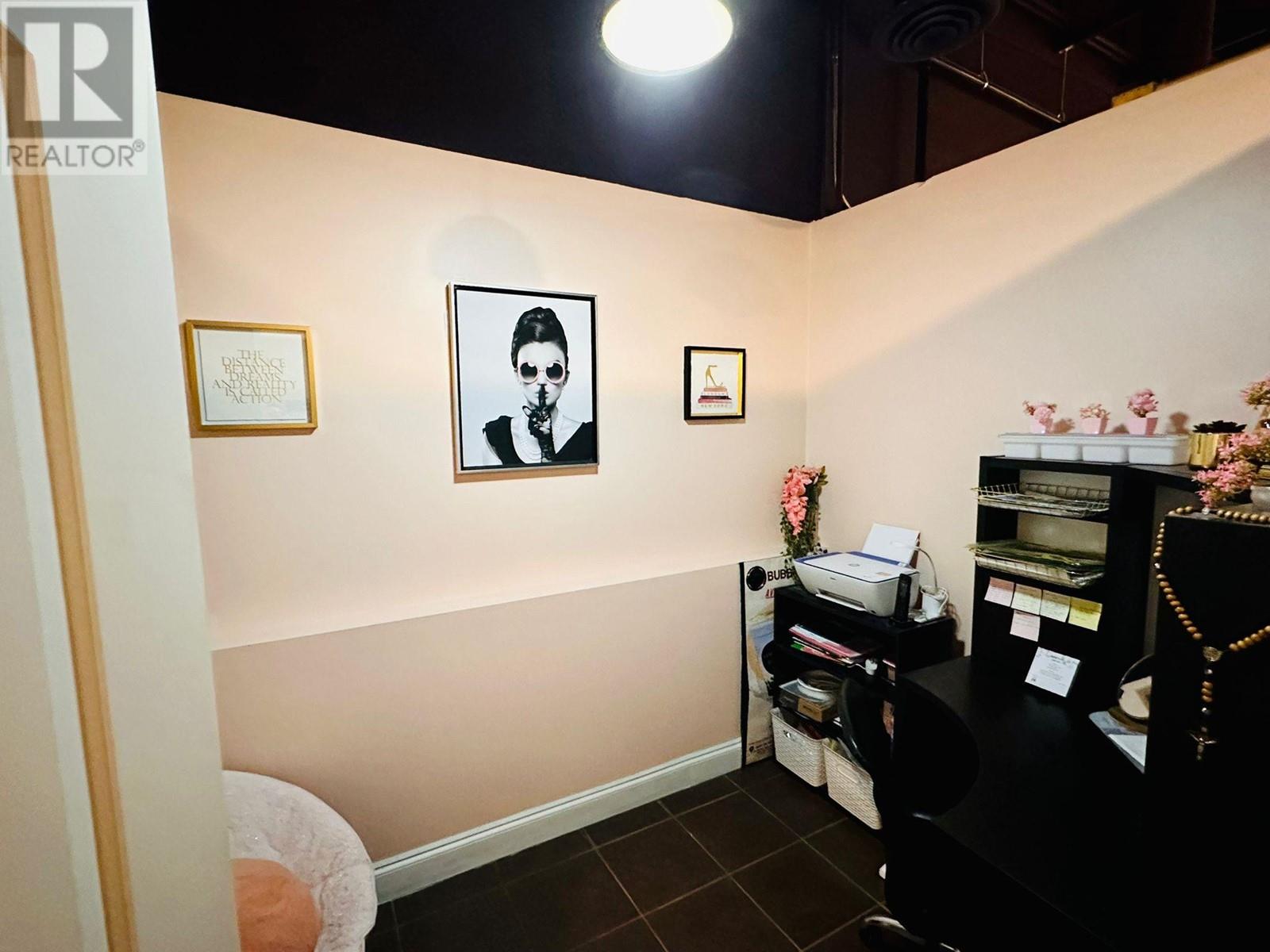 5651 24 Street Property Photo 23