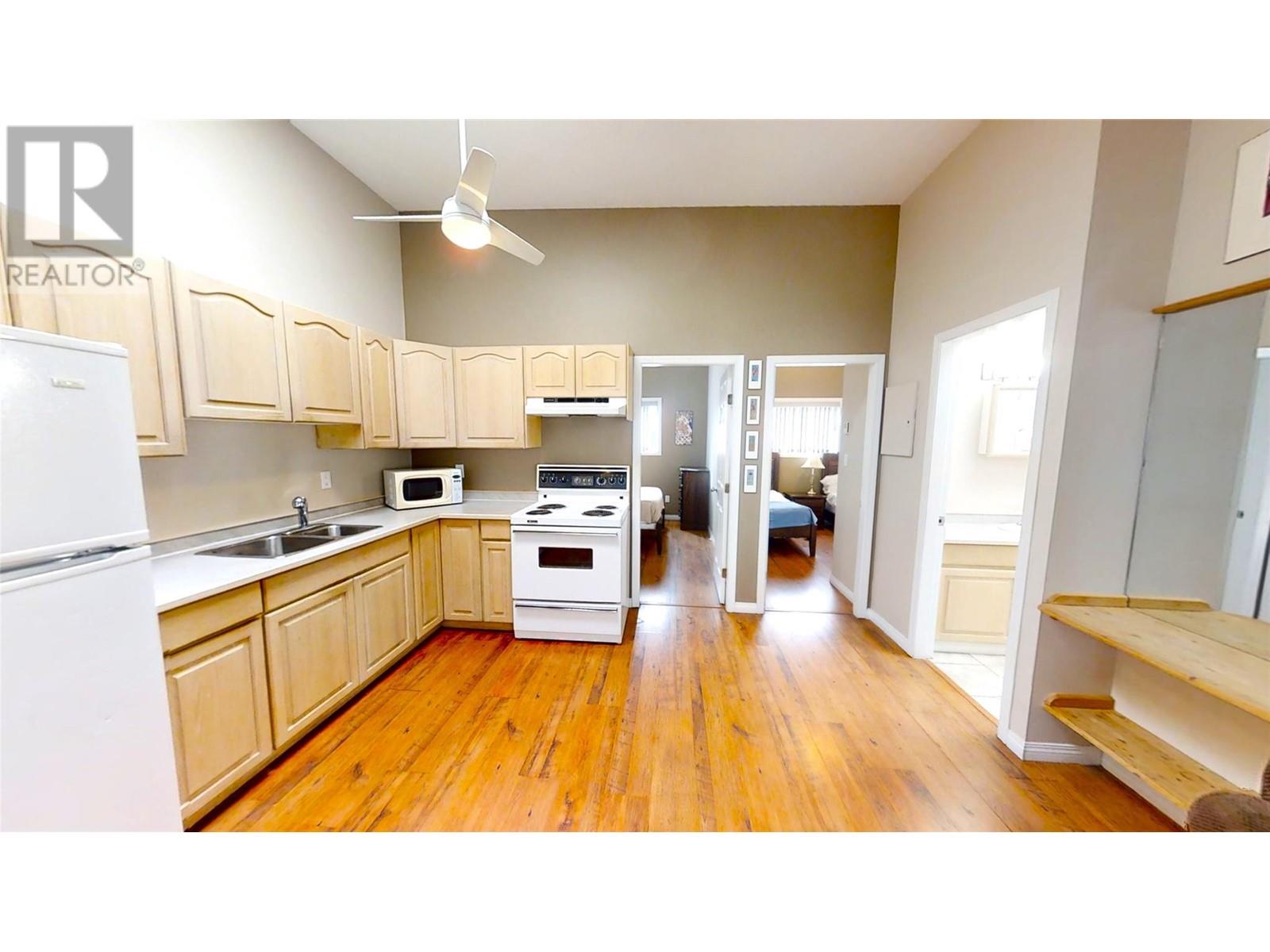 1028 Lakeshore Drive Unit# 221 Property Photo 4