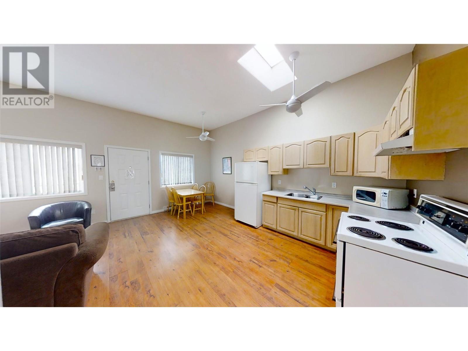 1028 Lakeshore Drive Unit# 221 Property Photo 9