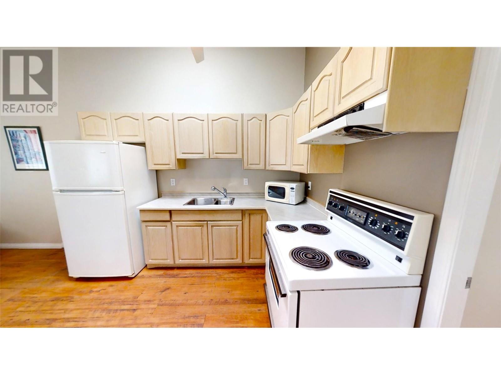 1028 Lakeshore Drive Unit# 221 Property Photo 10