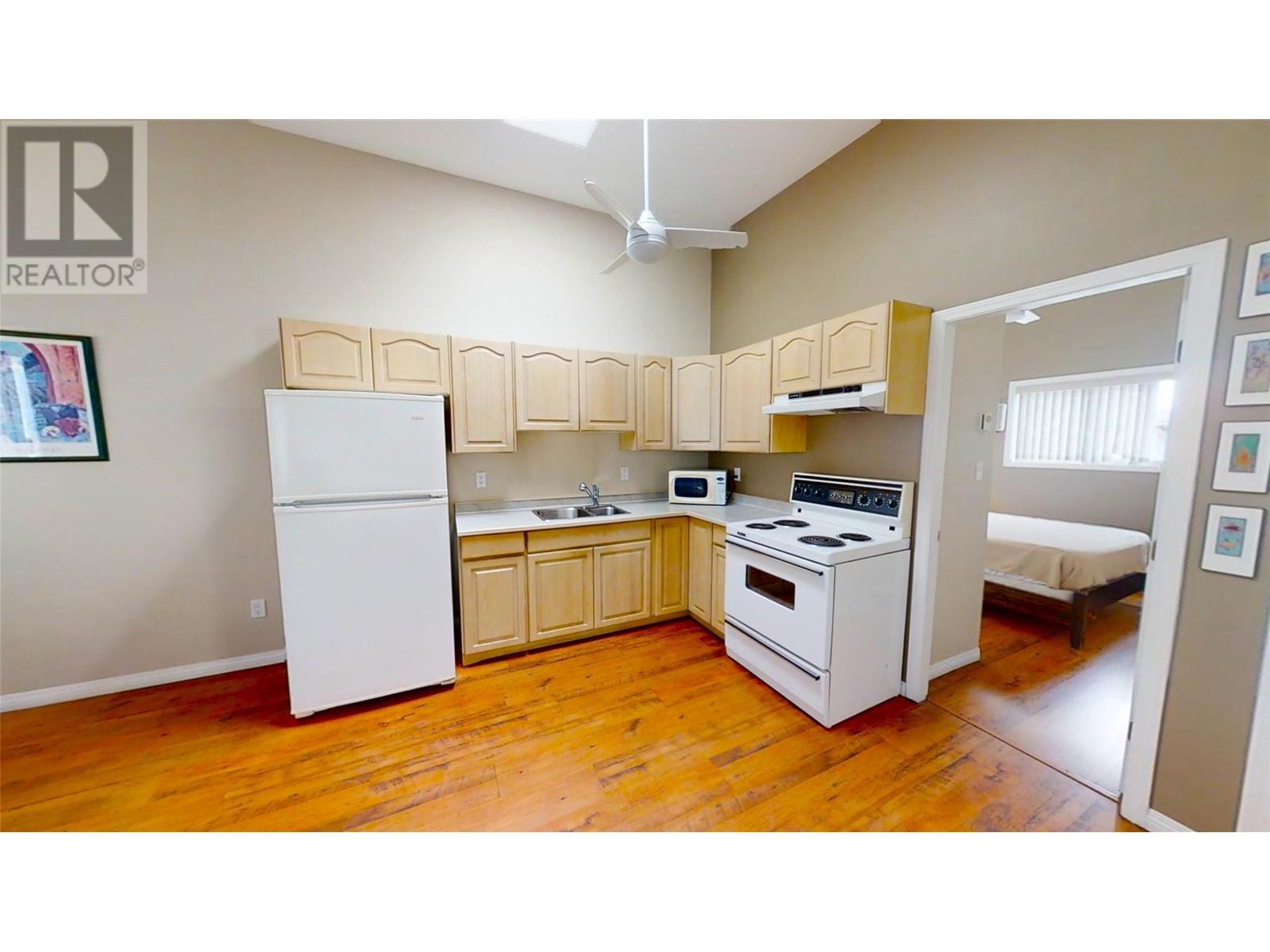 1028 Lakeshore Drive Unit# 221 Property Photo 11