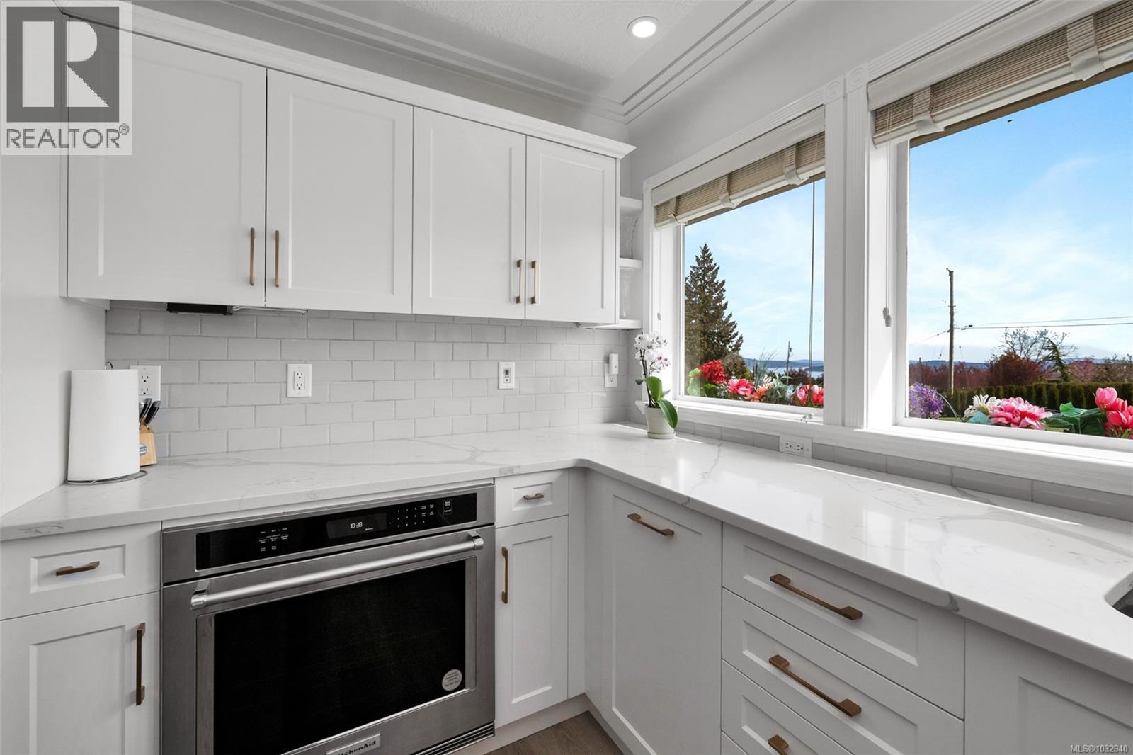 2304 Boulding Rd Property Photo 15