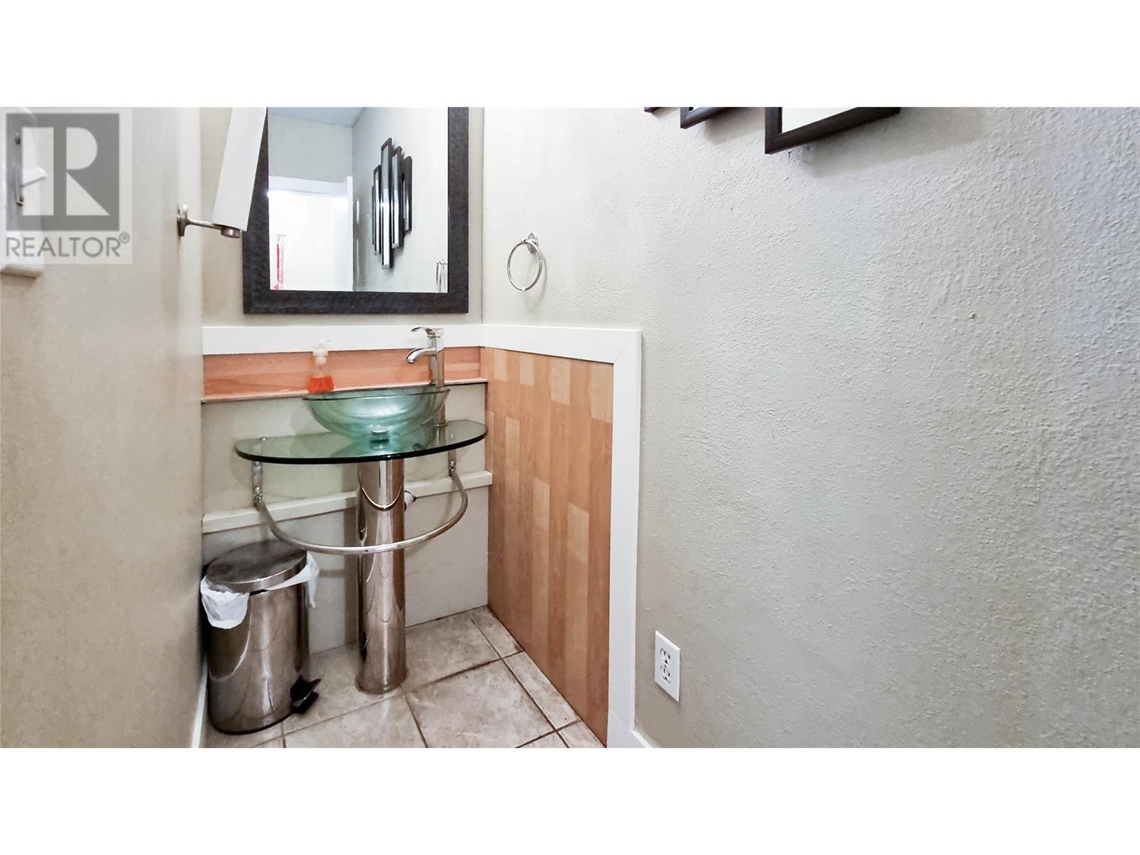 511 Lawrence Avenue Property Photo 5