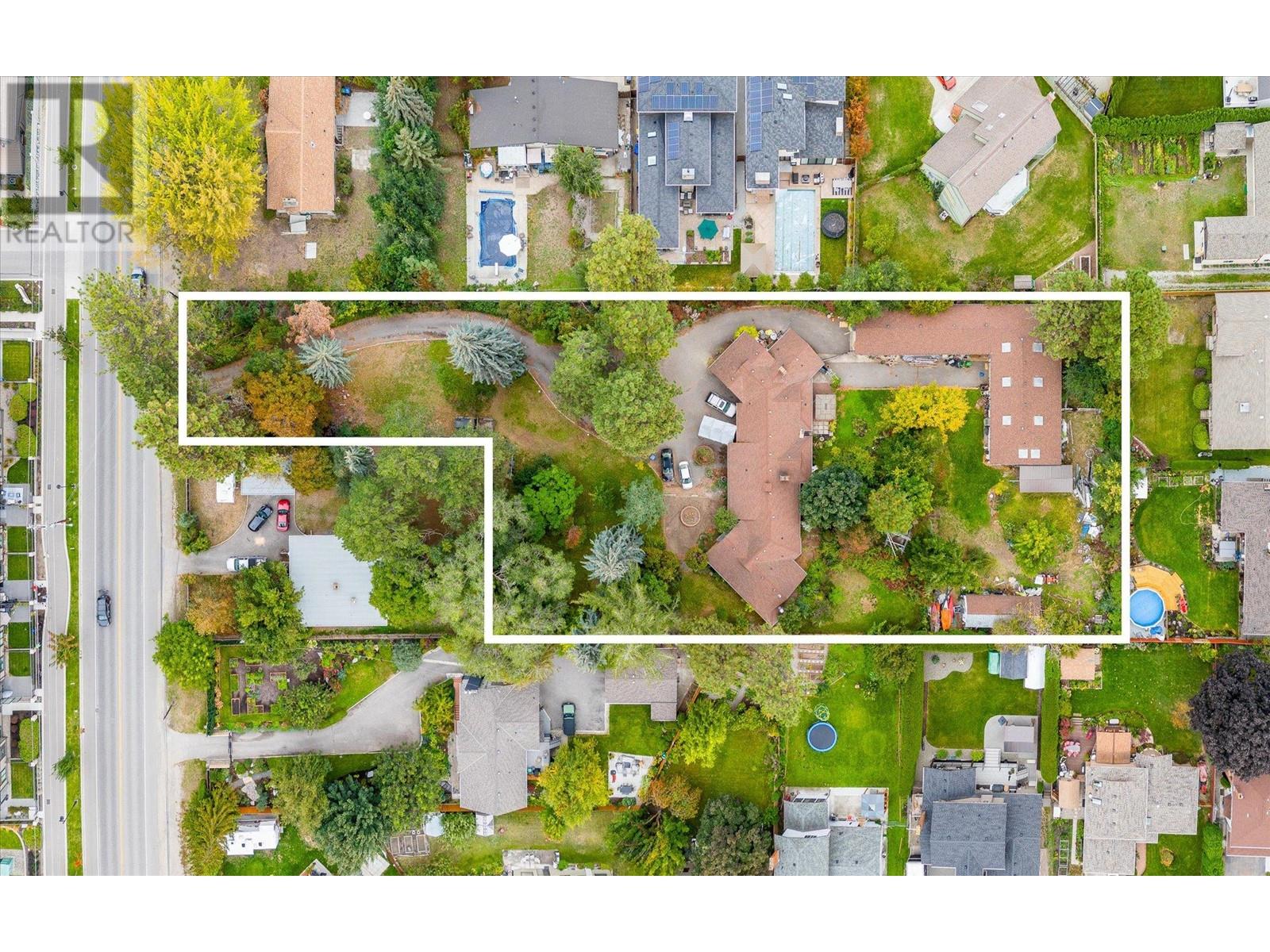 4377 Lakeshore Road Property Photo 4