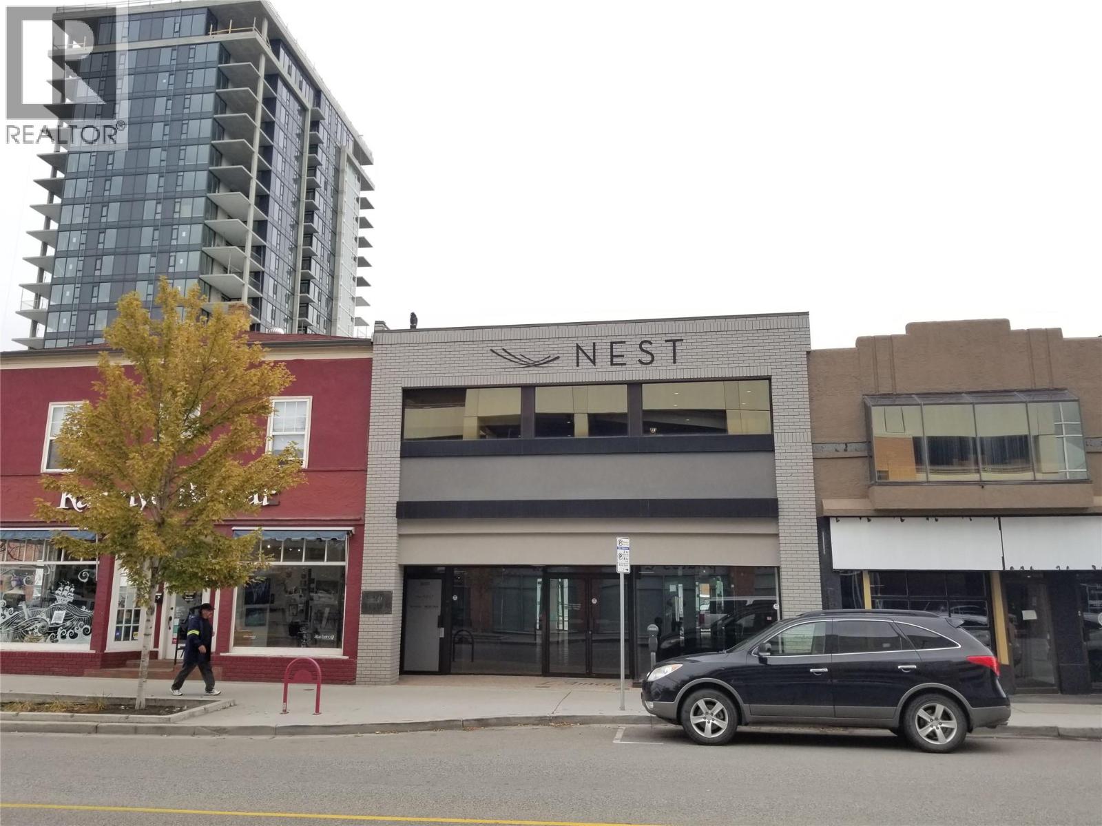 1607 Pandosy Street Property Photo 2