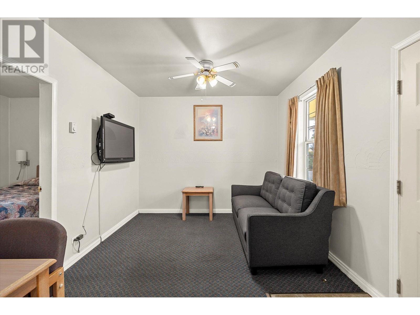 7414 97 Street Property Photo 15