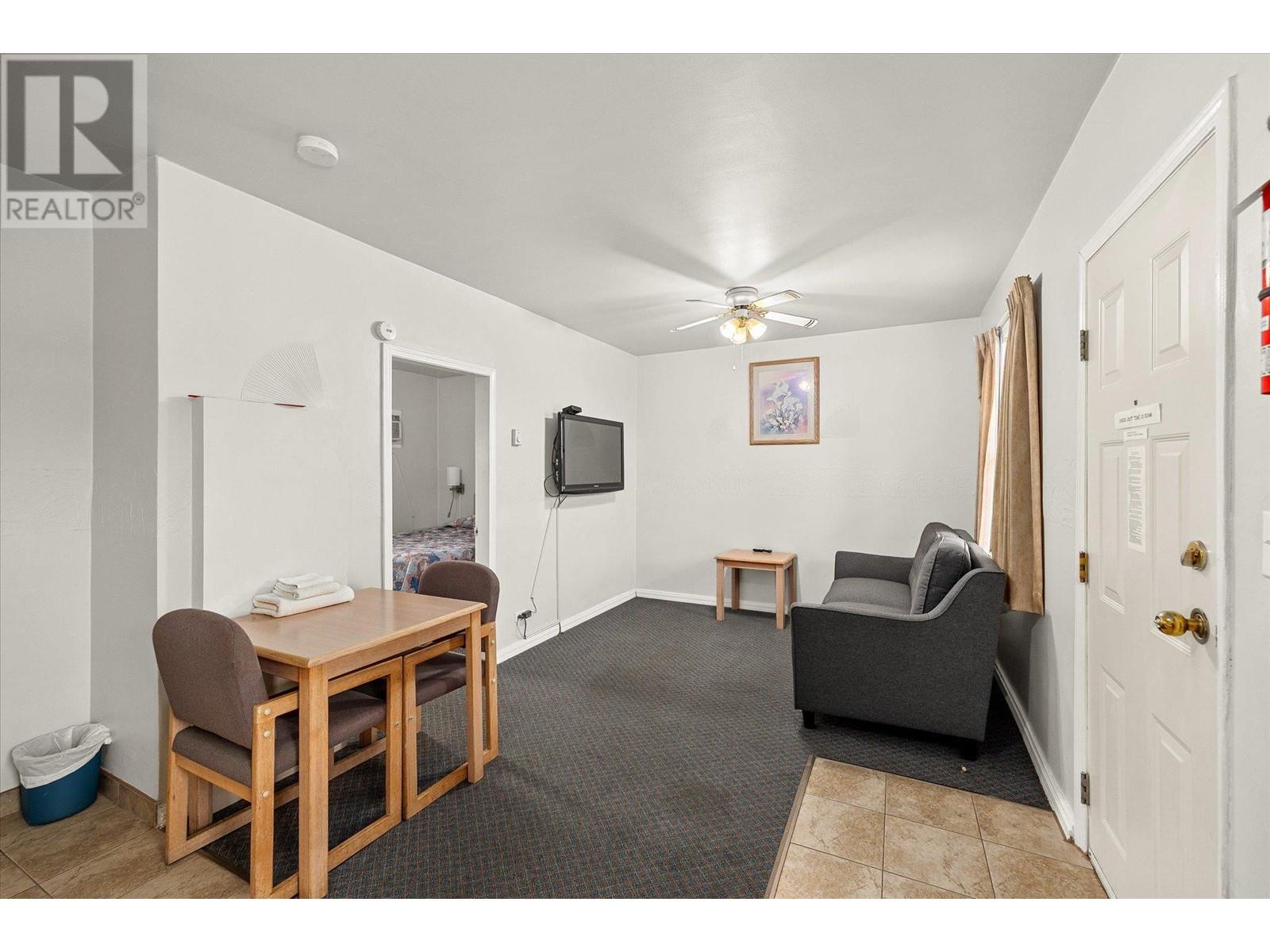 7414 97 Street Property Photo 16