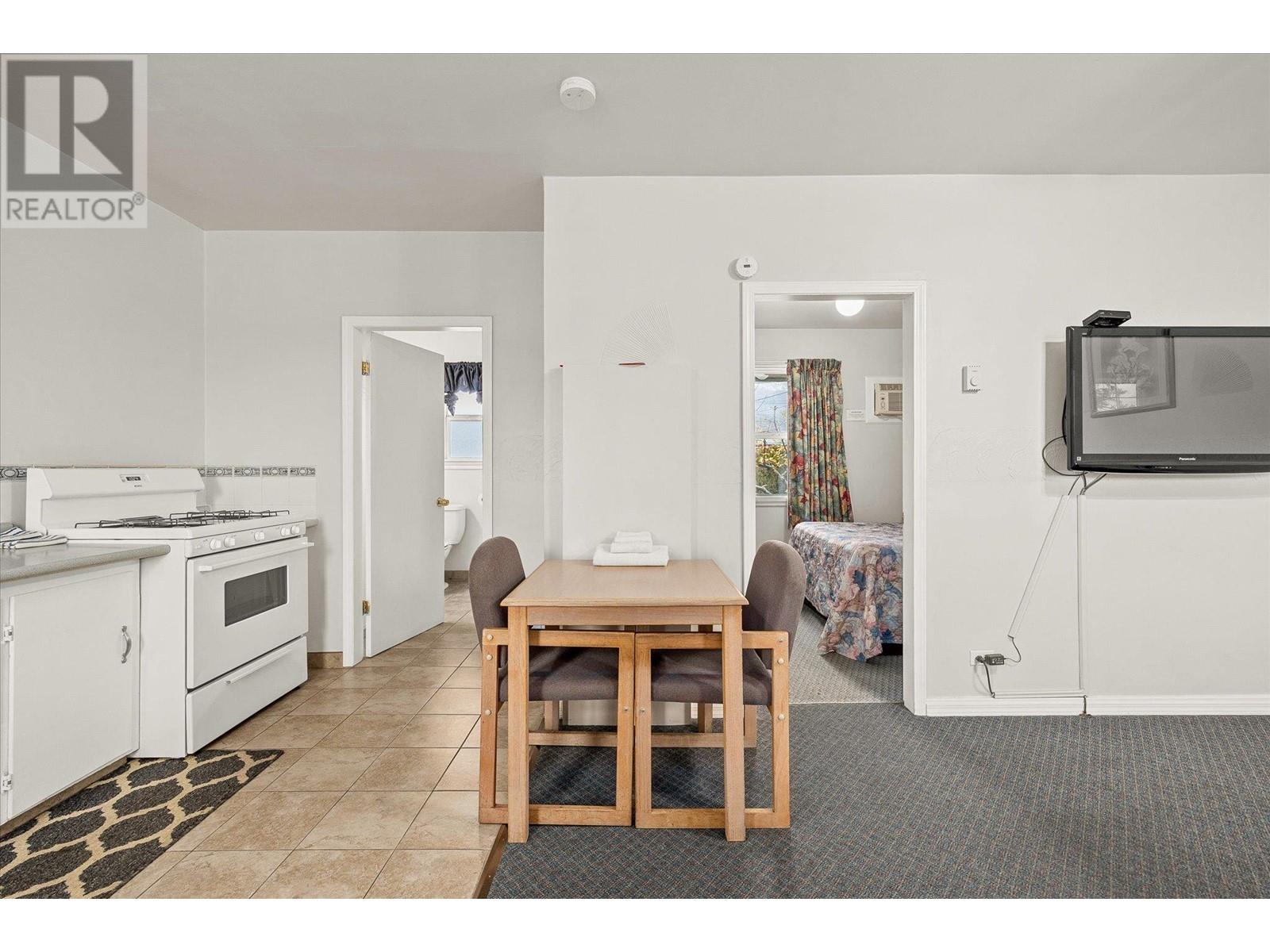 7414 97 Street Property Photo 17
