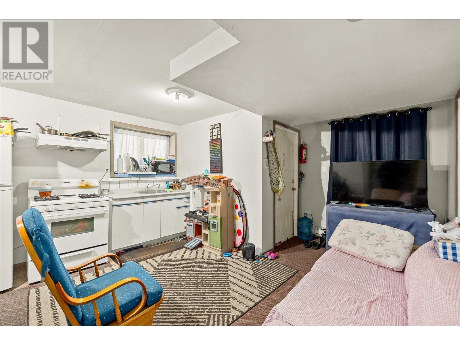 7414 97 Street Property Photo 37