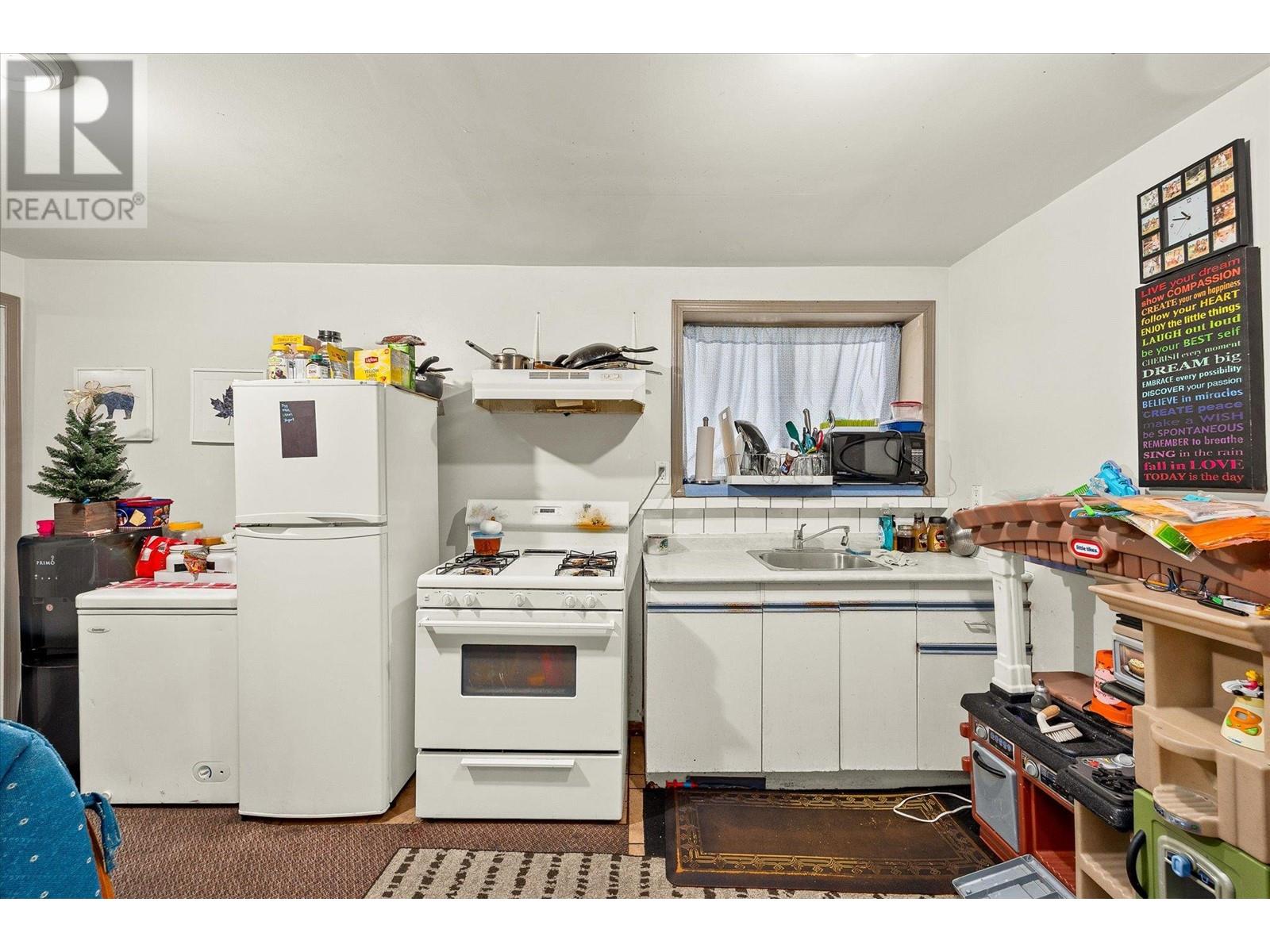 7414 97 Street Property Photo 38