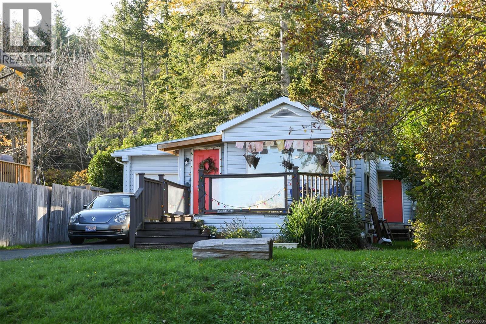 5557 Horne St Property Photo 1