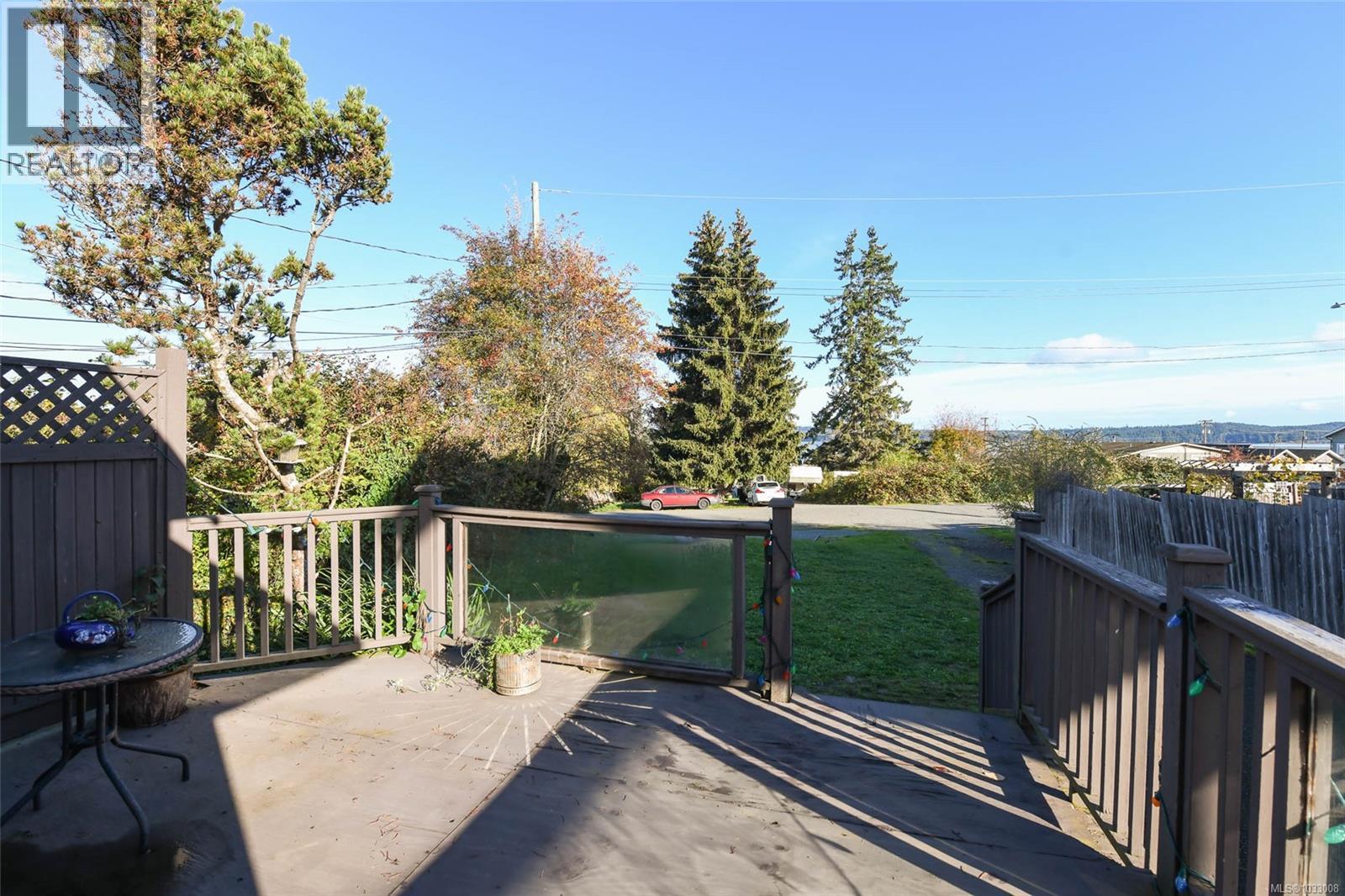 5557 Horne St Property Photo 6